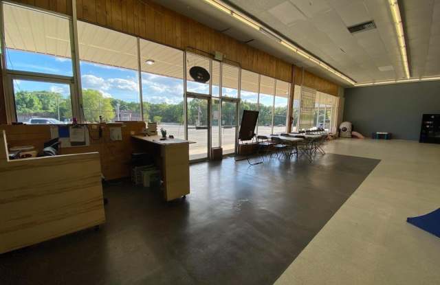 410 W James Lee Boulevard Gallery 2