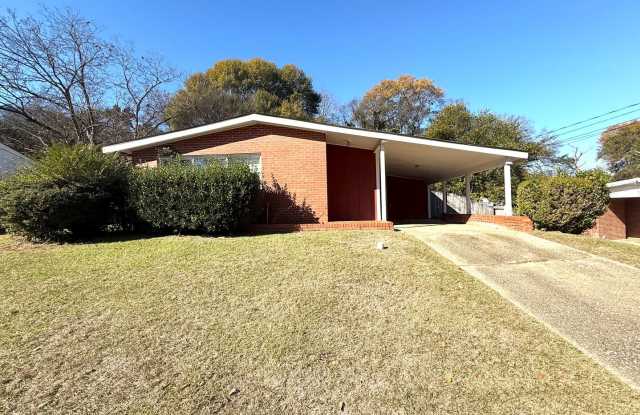 ** 3 bed 1 bath located in Forest Hills ** Call 334-366-9198 to schedule a self showing photos photos