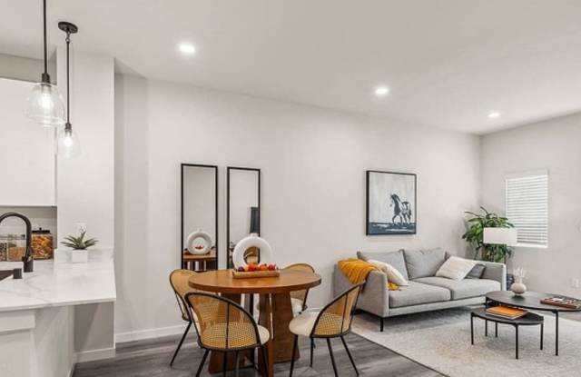 Air-conditioned Beautiful 3 Bed in Bothell! Gallery 3