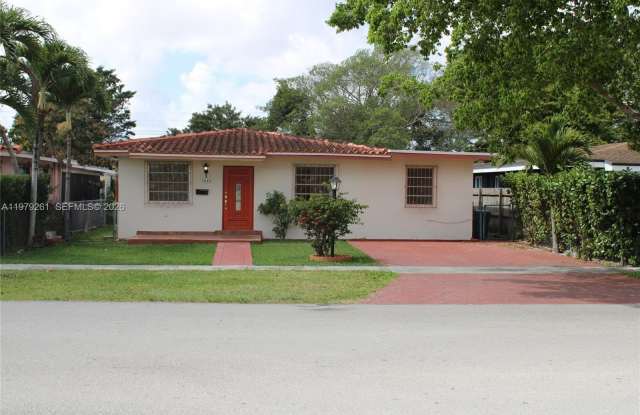 3040 SW 69th Ave photos photos