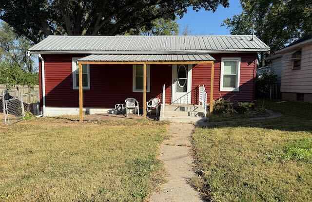 715 East Sciota Avenue - 715 East Sciota Avenue, Peoria Heights, IL 61616