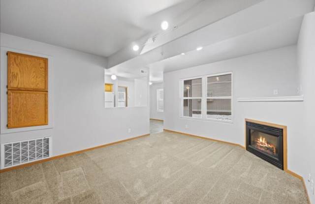 6305D Chapel Hill Blvd. photos photos