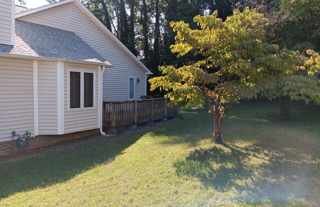 602 Forestdale Dr Gallery 3