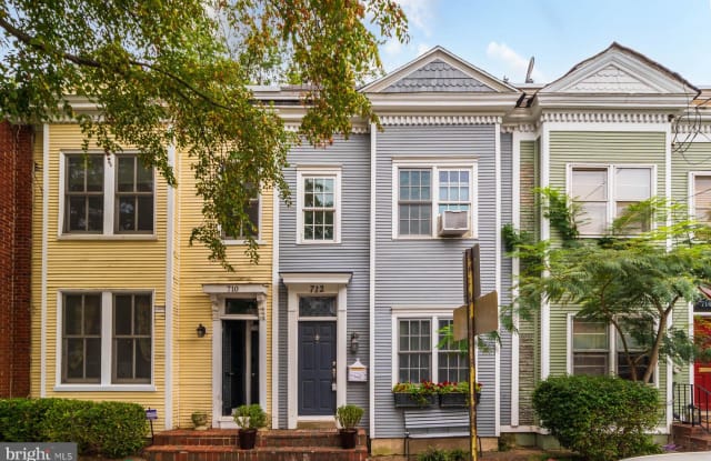 712 N COLUMBUS STREET - 712 North Columbus Street, Alexandria, VA 22314