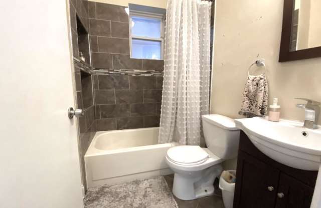 1501 North Sedgwick photos photos