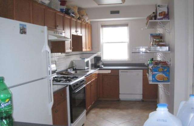 Nice 4 bed in Allston photos photos