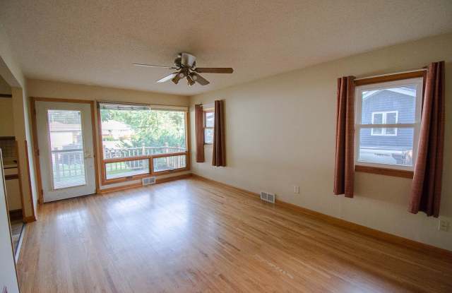 Charming Elton Hills Rambler with Finished Basement Gallery 4