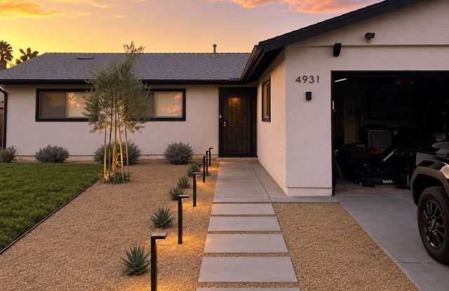 Charming 4 bedroom with California room Gallery 1