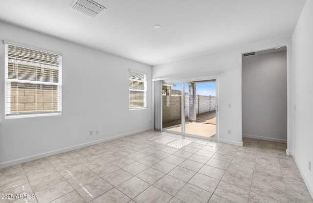 38125 W EXCUSSARE Way Gallery 4