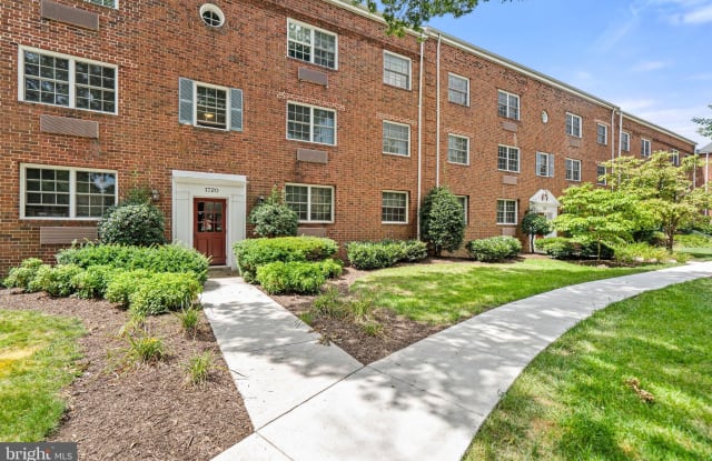 1720 W ABINGDON DRIVE - 1720 W Abingdon Dr, Alexandria, VA 22314