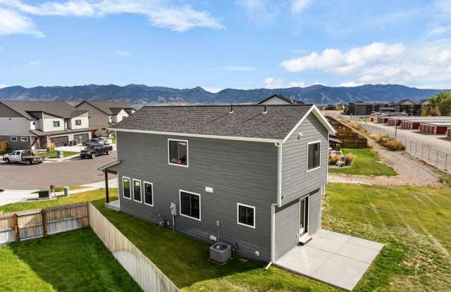2016 Ross Wy Gallery 1