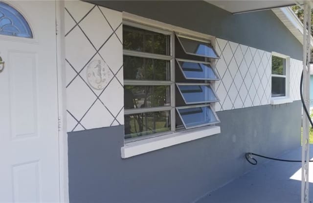 966 SUNRISE DRIVE - 966 Sunrise Drive, Tarpon Springs, FL 34689