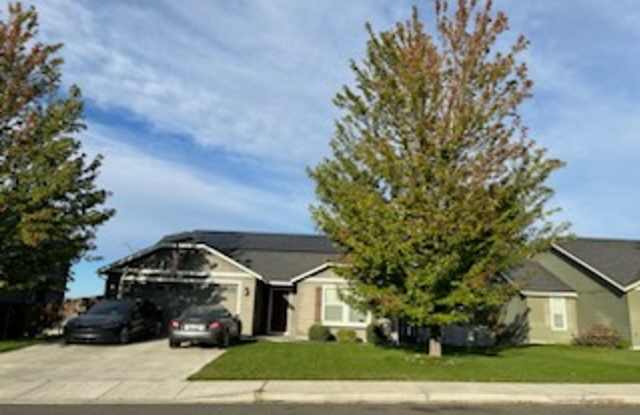 Short Term Lease Available! - 1800 Crab Apple Circle, West Richland, WA 99353