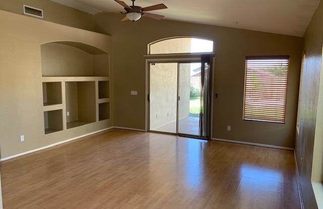 10484 E HILLERY Drive Gallery 3