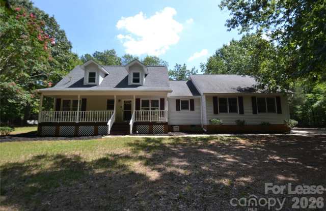 7015 Spruce Pine Trail Gallery 1