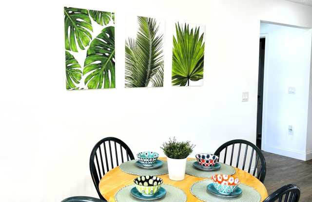 1427 Riverside Circle Gallery 3