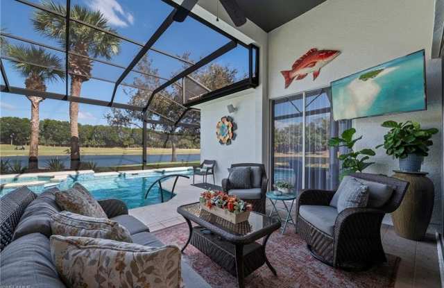 9921 Isola photos photos