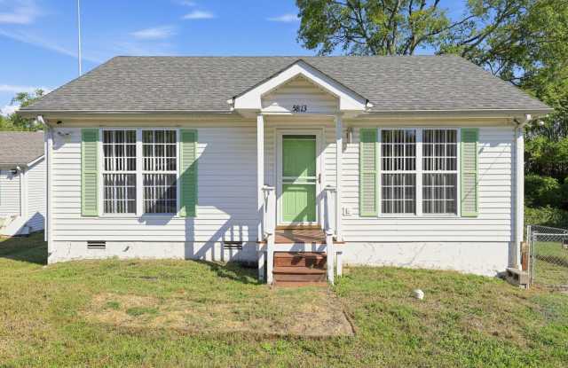 Charming 2BR House in Nashville Gallery 1