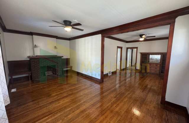 4-Bedroom Home with Original Hardwood Details - near 114th & Michigan Ave Gallery 3