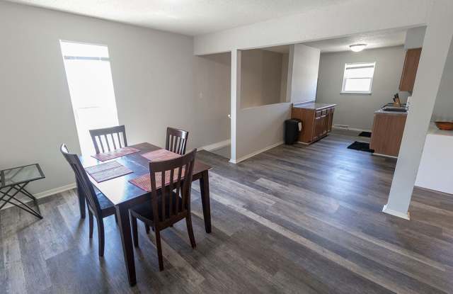 Stonegate Complex -- Fully Furnished and Utilities Included! Gallery 4