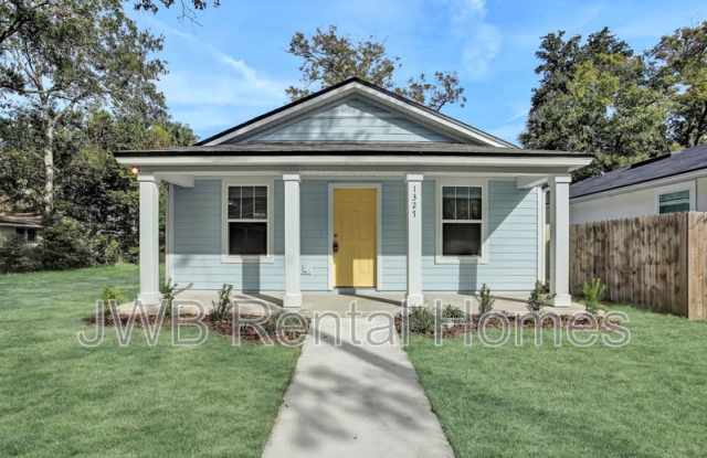 1327 7th St W photos photos 1327 7th St W photos photos