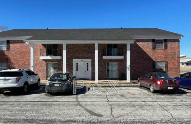 2027-2037 S River St - 2027 South River Street, Carthage, MO 64836