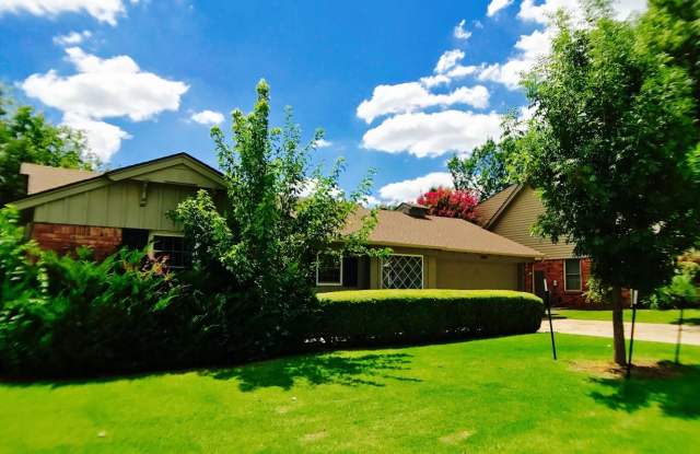 Beautiful 2BD 1BA Corner-Lot Home in the Village!!! - 2600 Carlton Way, The Village, OK 73120