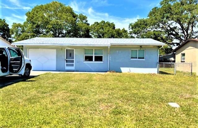 5815 60TH AVENUE N - 5815 60th Avenue North, West Lealman, FL 33709
