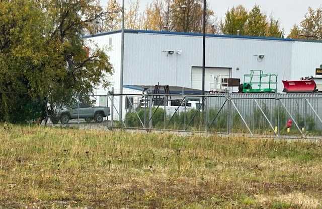 490 East Railroad Avenue - E Gallery 4