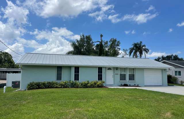 ANNUAL UNFURNISHED 3-bedroom, 2-bathroom house in Oak Shores community photos photos