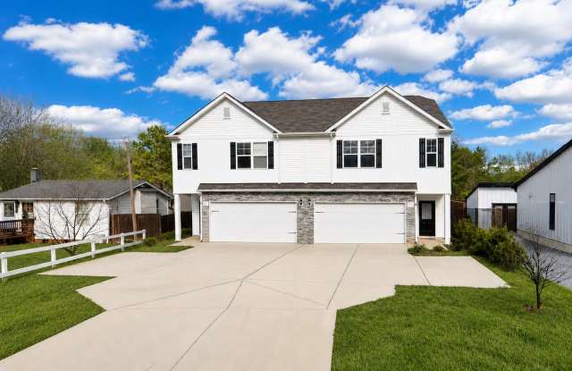 LUXURY LIVING IN HUNTERSVILLE  9711 Rich Hatchet Rd • Huntersville, NC photos photos