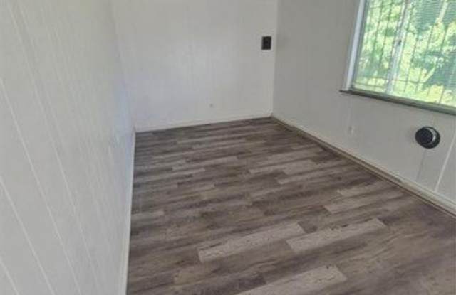 13500 Heyden Street Gallery 3