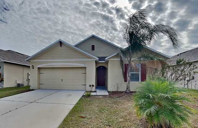 361 Honey Bell Rd - 361 Honey Bell Road, Eagle Lake, FL 33880