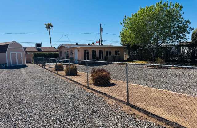 Charming 2-Bedroom Home Near the Colorado River with RV Parking- SHORT TERM photos photos