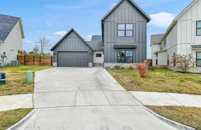 521 Saucer Dr photos photos
