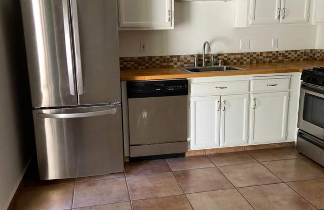 Nice Single Level Park Place Condo - 116 Park Place Petaluma, CA 94954 - 116 Park Place Drive, Petaluma, CA 94954