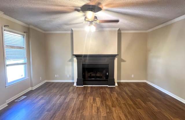 Cute Home in Lake Wildwood Gallery 3