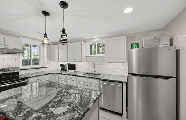 Renovated 2BR/2BA by Cheesman Park | Parking + Heat Included Gallery 3
