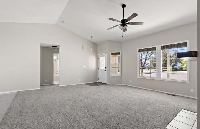 10732 West Stonecrop Drive Gallery 4