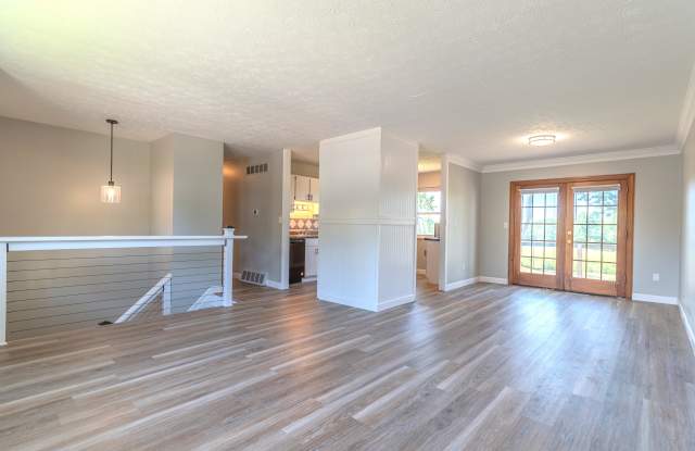 1047 Alpine Court Gallery 3