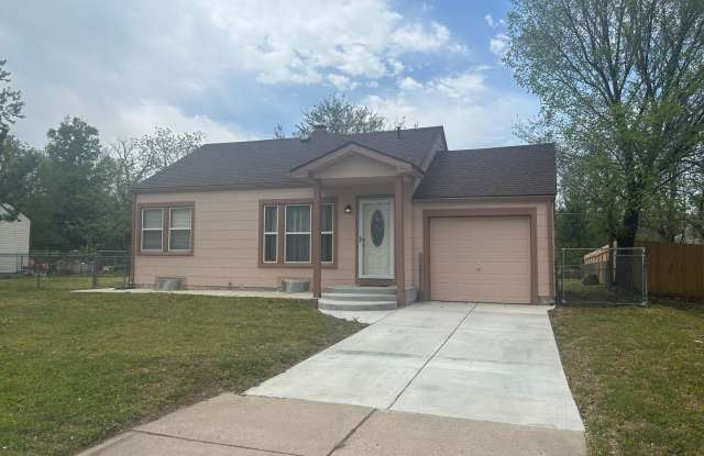 2 Bedroom with Finished Basement - Douglas and West Street - 129 South Colorado Street, Wichita, KS 67209