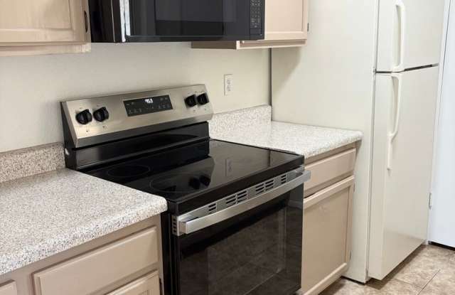 **GREAT 2 BEDROOM/2 BATHROOM/GATED CONDO IN MESA (MAIN ST  DOBSON RD)** 50% OFF 1st Month!! photos photos