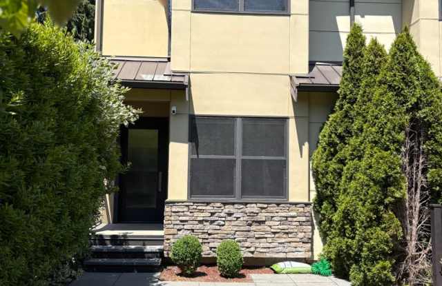 Fabulous Queen Anne Home with LOTS of EXTRAS! photos photos