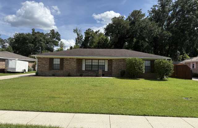 523 W Amanda Ave photos photos