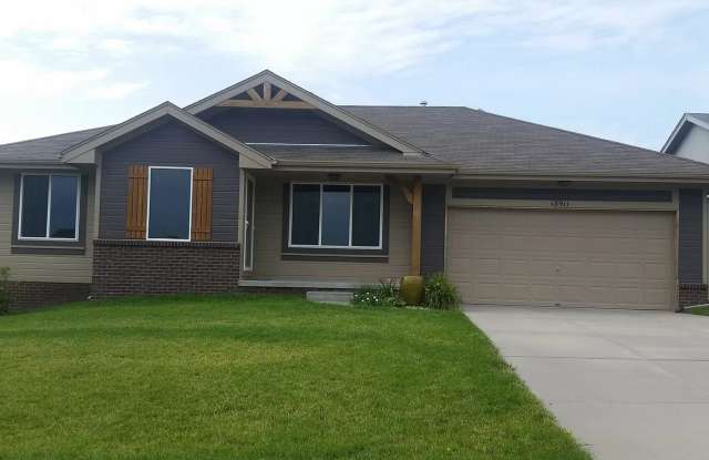 Gorgeous Elkhorn 4 Bed 3 Bath Home! photos photos