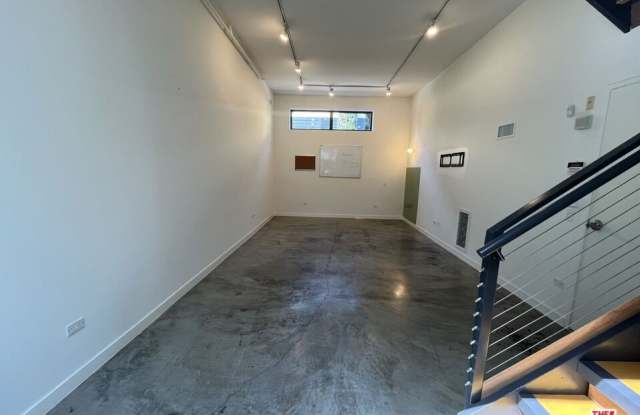 320 Indiana Ave Gallery 4