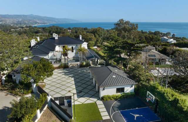 7052 Dume Dr photos photos