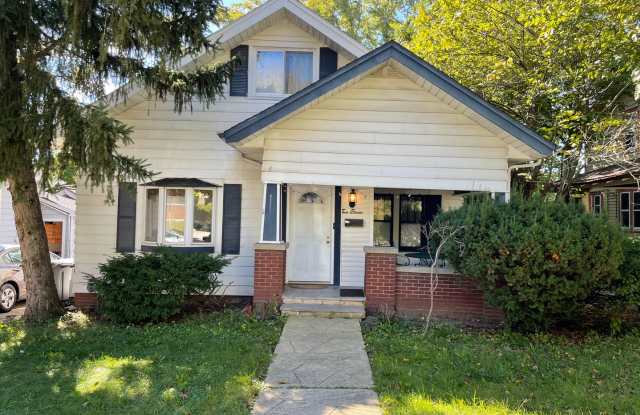 Beautiful 3 bedroom/2 bathroom Home W/ A Garage photos photos