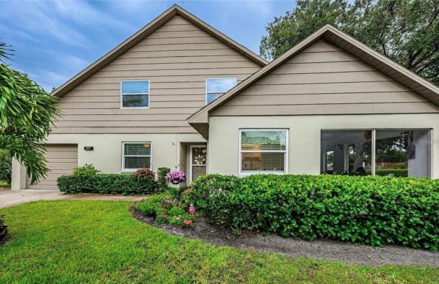 2817 DELACHAISE COURT - 2817 Delachaise Court, Clearwater, FL 33761