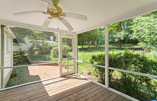 1429 GENTRY LN Gallery 2